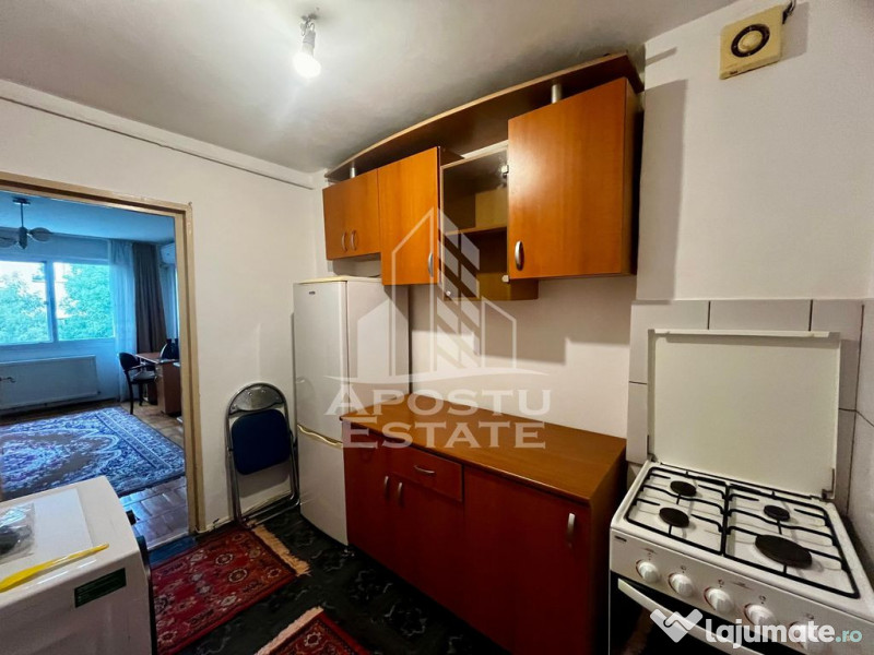 Apartament o camera, etaj 4, bloc anvelopat, Complexul St... 
