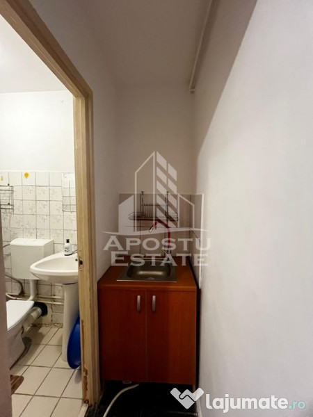 Apartament o camera, etaj 4, bloc anvelopat, Complexul St... 