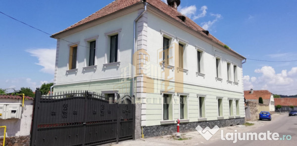 Casa,vila complet renovată central Sanpetru Brasov