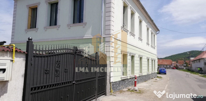 Casa,vila complet renovată central Sanpetru Brasov