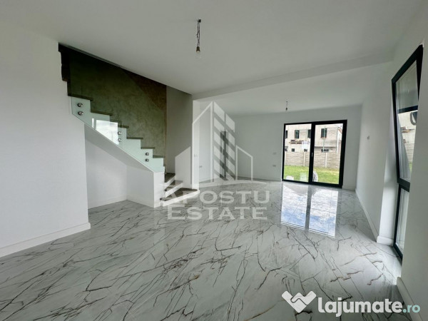 Duplex modern cu 4 camere, despartit prin camera tehnica,...