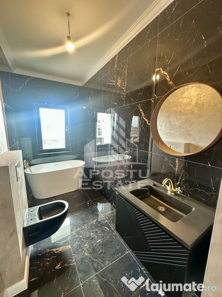 Duplex modern cu 4 camere, despartit prin camera tehnica,...