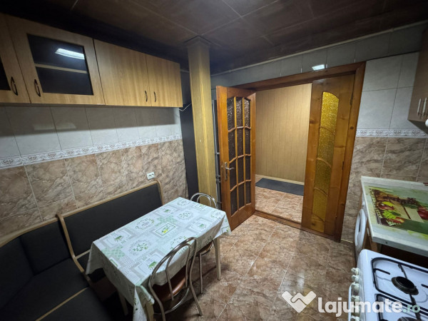 Apartament doua camere, mobilat utilat curat etaj 1, Cornisa