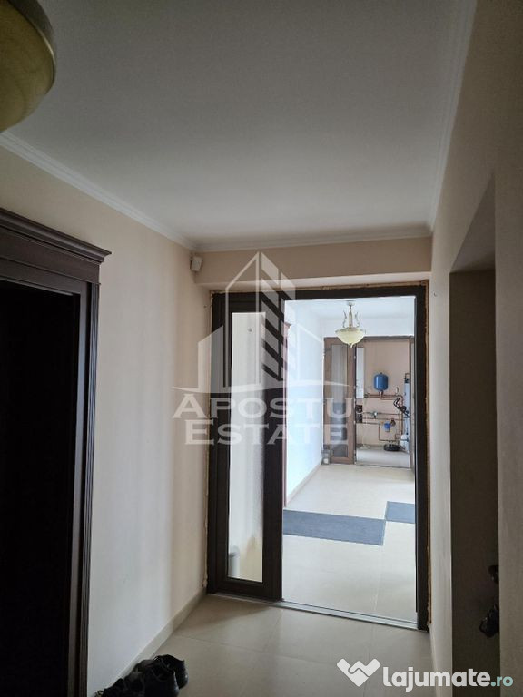 Duplex 400 mp utili, 4 parcari, pretabil birouri si locui... 