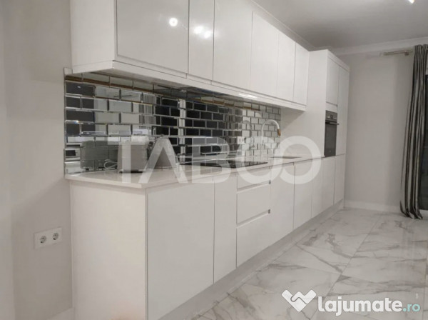 Apartament de vanzare decomandat cu 3 camere in cartier Euro 