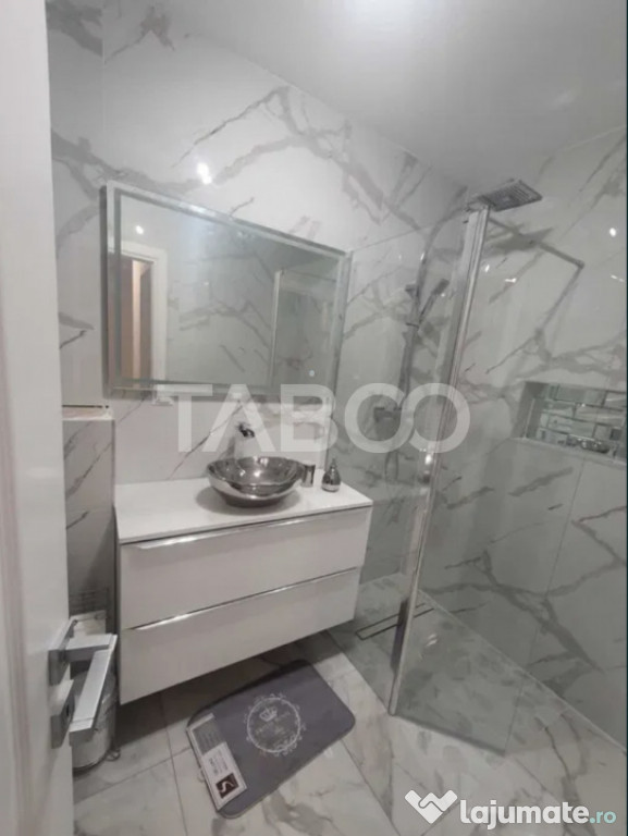 Apartament de vanzare decomandat cu 3 camere in cartier Euro 