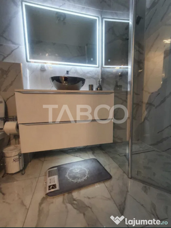 Apartament de vanzare decomandat cu 3 camere in cartier Euro 