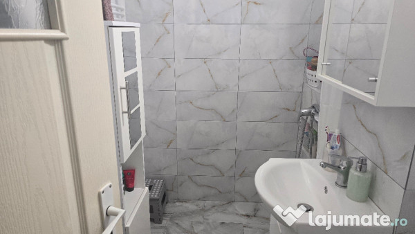 Vand apartament 2 camere in Deva, Piata Centrala, dec. parter 