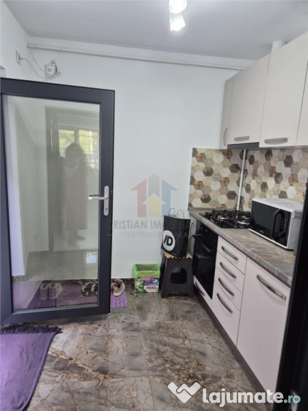 Casa 4 camere din Caramida,zona Centrala, pretabil pentru 2 