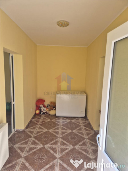 Casa 4 camere din Caramida,zona Centrala, pretabil pentru 2 