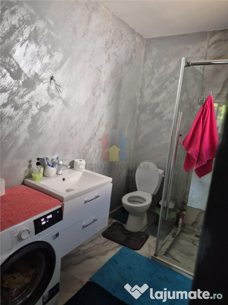 Casa 4 camere din Caramida,zona Centrala, pretabil pentru 2 