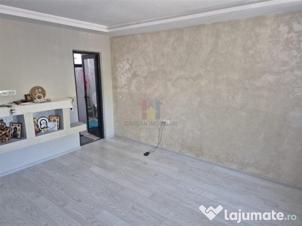 Casa 4 camere din Caramida,zona Centrala, pretabil pentru 2 