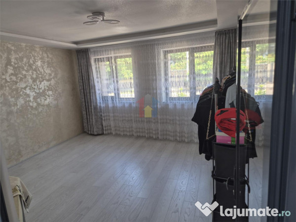 Casa 4 camere din Caramida,zona Centrala, pretabil pentru 2 