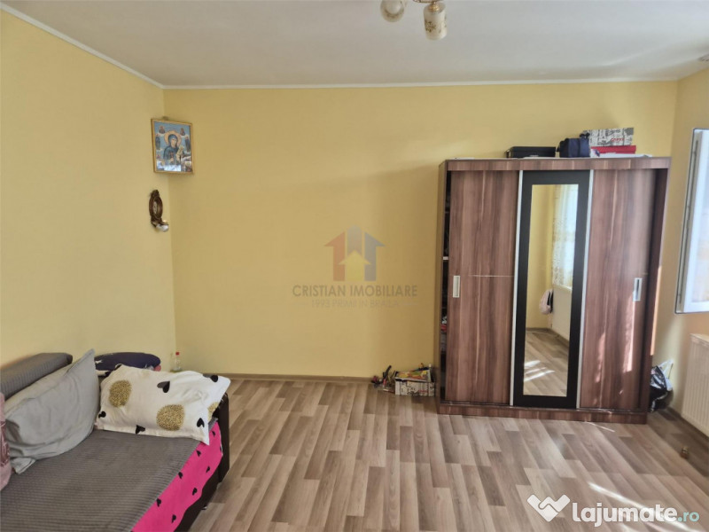Casa 4 camere din Caramida,zona Centrala, pretabil pentru 2 