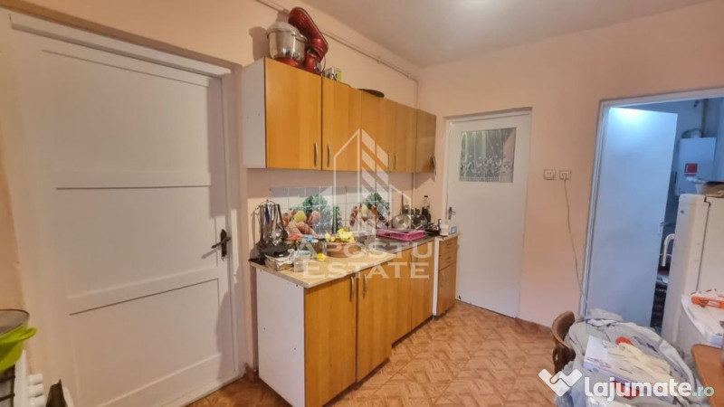 Casa individuala cu 5 camere in Giarmata 