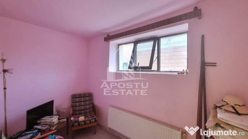 Casa individuala cu 5 camere in Giarmata 