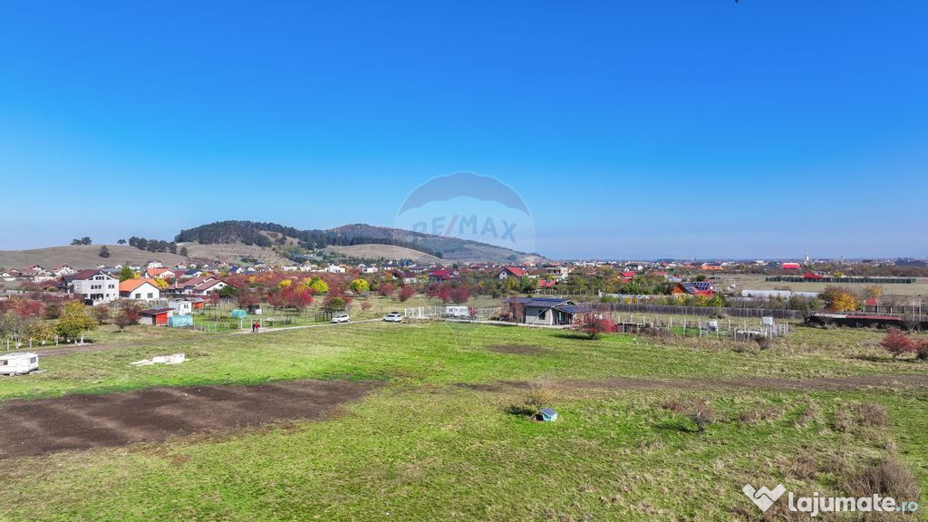 Comision 0 %! Teren 3,904mp Sanpetru! Două fronturi. 