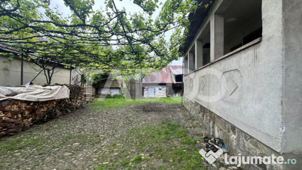 Casa individuala de vanzare teren liber 300 mp cu Rasinari S 