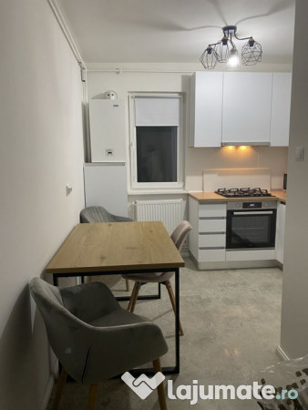 Garsoniera etaj intermediar, bloc de apartamente Astra 