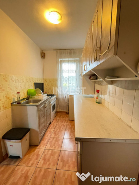Apartament 2 camere-Podu Ros-Piata Nicolina-etaj intermediar