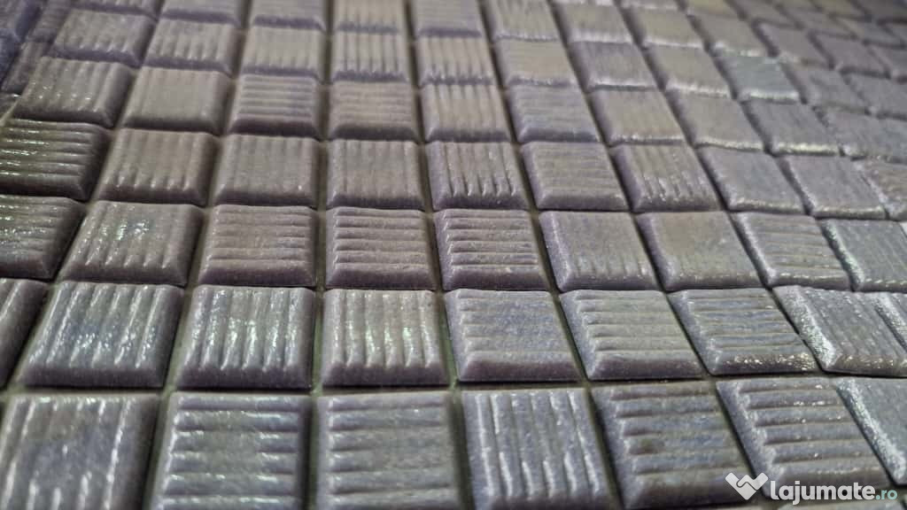 Mozaic din sticla pentru piscine si bai 