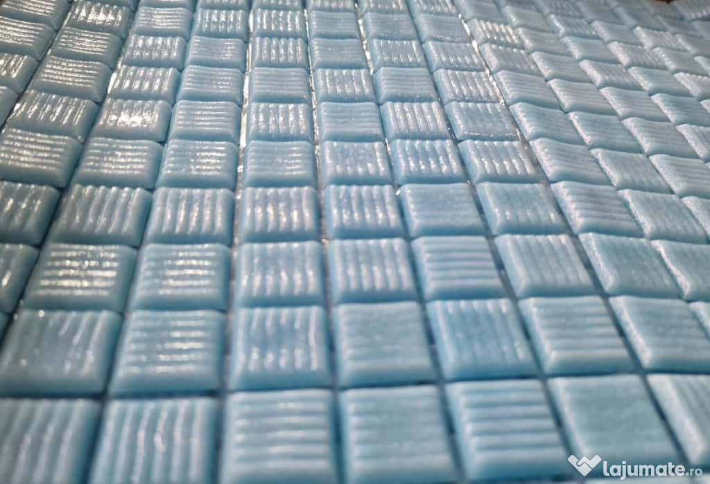 Mozaic din sticla pentru piscine si bai 