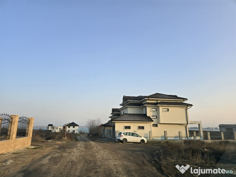 Vanzari terenuri in Palazu Mare