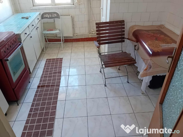 Ap 2 cam Aleea Ulmilor troita 50mp etaj 4Centrala termopan termoizolat