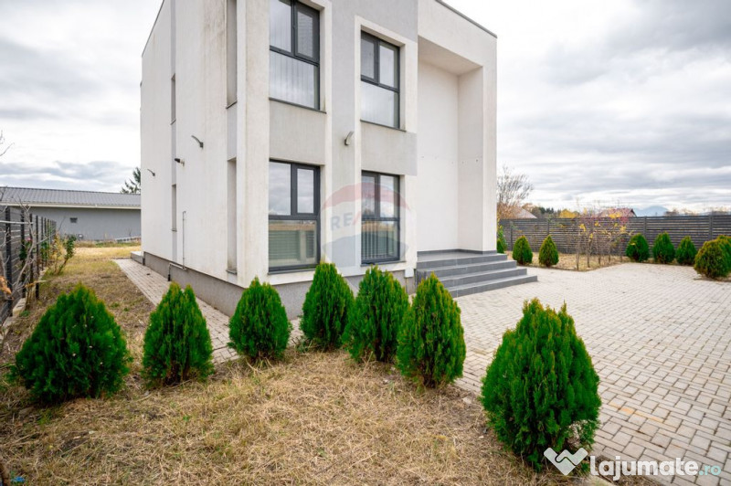 Casă nouă în Stupini: 4 camere, 3 băi și teren gener...