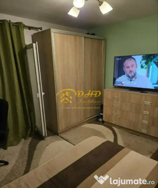 Vand apartament cu 3 camere, decomandat pe Poitiers 