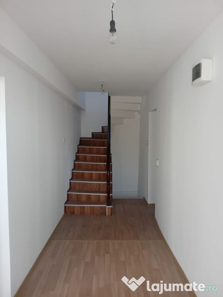 De vânzare – Casă D+P+2E+M în zona ultracentrală id... 