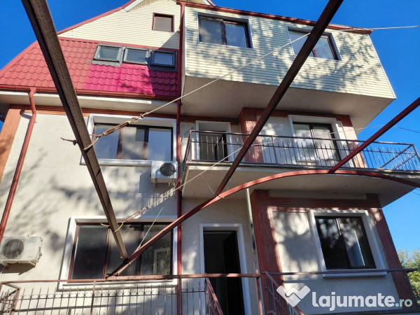 De vânzare – Casă D+P+2E+M în zona ultracentrală id... 