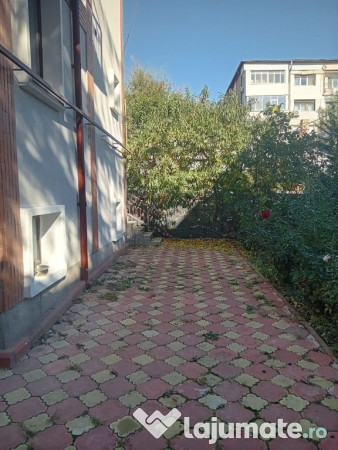 De vânzare – Casă D+P+2E+M în zona ultracentrală id... 