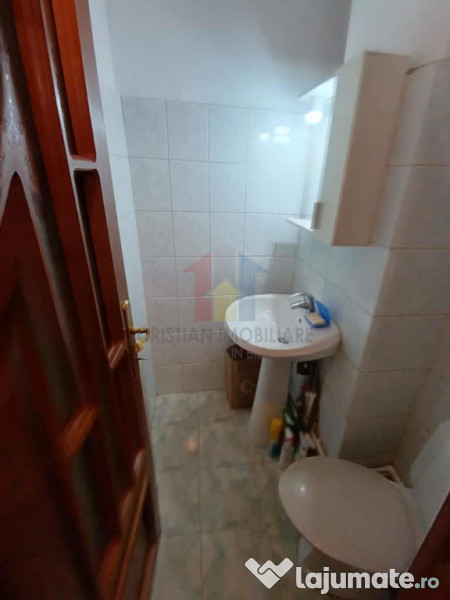 LIBER 3 camere, parter cu balcon 14 m, Semimobilat, Garii