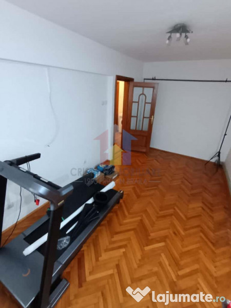 LIBER 3 camere, parter cu balcon 14 m, Semimobilat, Garii