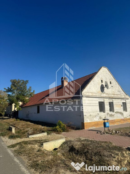 Casa cu teren de 1.600 mp in Checea langa primarie. 