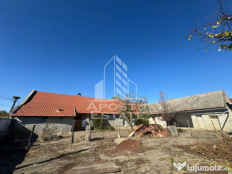 Casa cu teren de 1.600 mp in Checea langa primarie. 