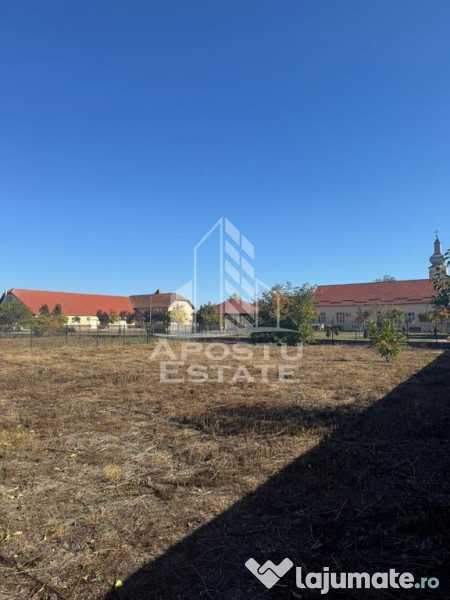 Casa cu teren de 1.600 mp in Checea langa primarie. 