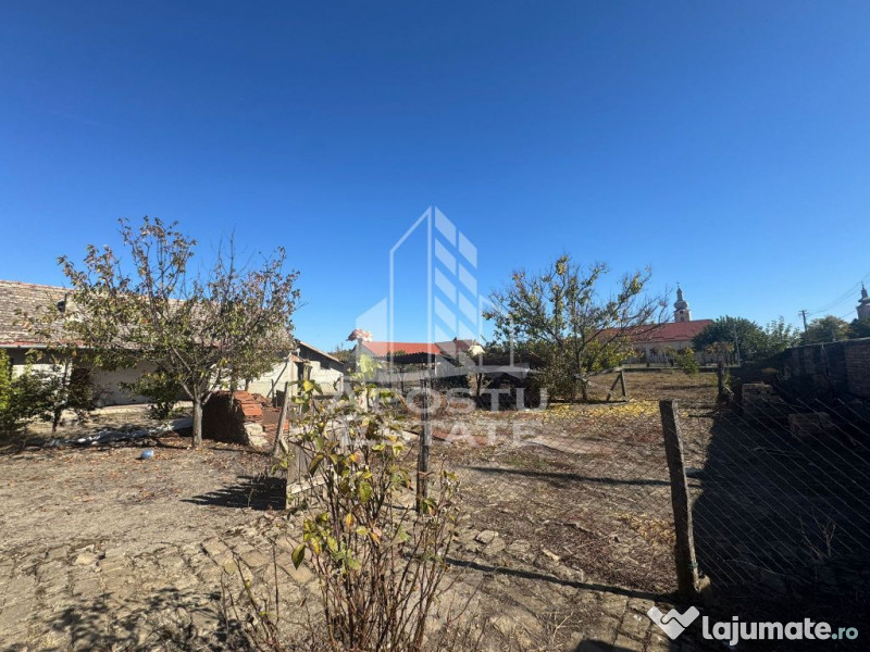 Casa cu teren de 1.600 mp in Checea langa primarie. 