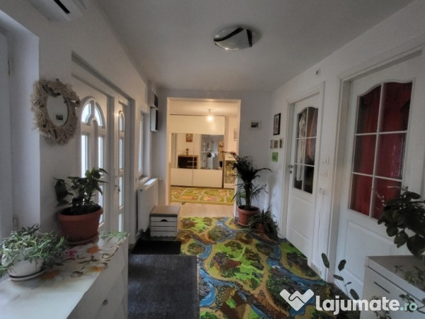 Casa, 4 camere,constructie 1970,teren 259mp,Bucurestii Noi,215.000euro 