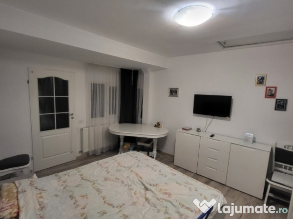 Casa, 4 camere,constructie 1970,teren 259mp,Bucurestii Noi,215.000euro 