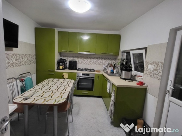 Casa, 4 camere,constructie 1970,teren 259mp,Bucurestii Noi,215.000euro 