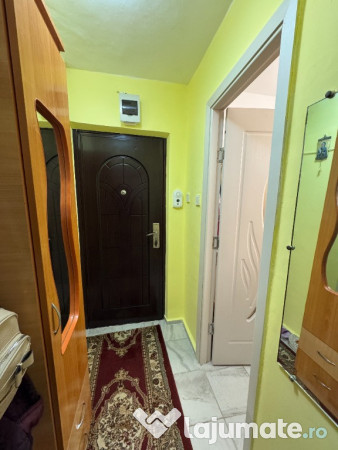 Vand apartament cu 2 camere