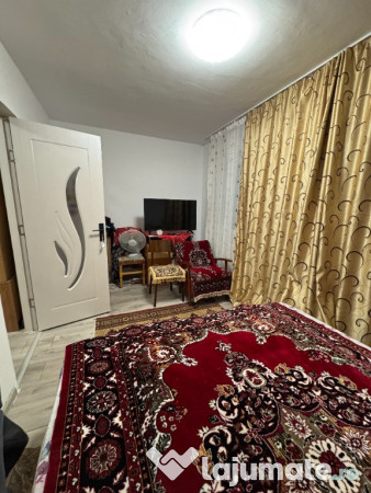 Vand apartament cu 2 camere