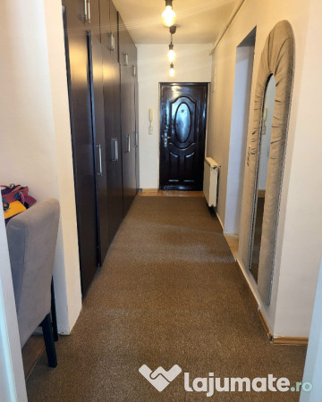 Apartament 2 camere decomandat,zona Stejarului