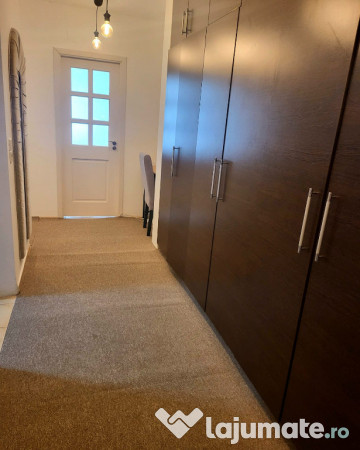 Apartament 2 camere decomandat,zona Stejarului