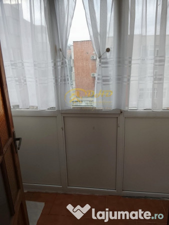 Apartament 2 camere decomandat in Podul de Fier