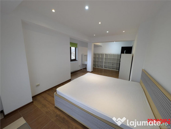 Vila in oras - apartament 3 camere - curte