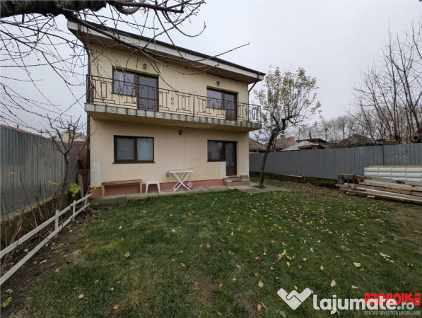 Vila in oras - apartament 3 camere - curte