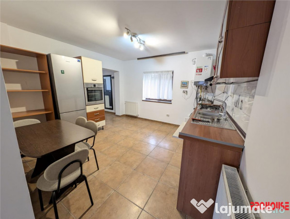 Vila in oras - apartament 3 camere - curte